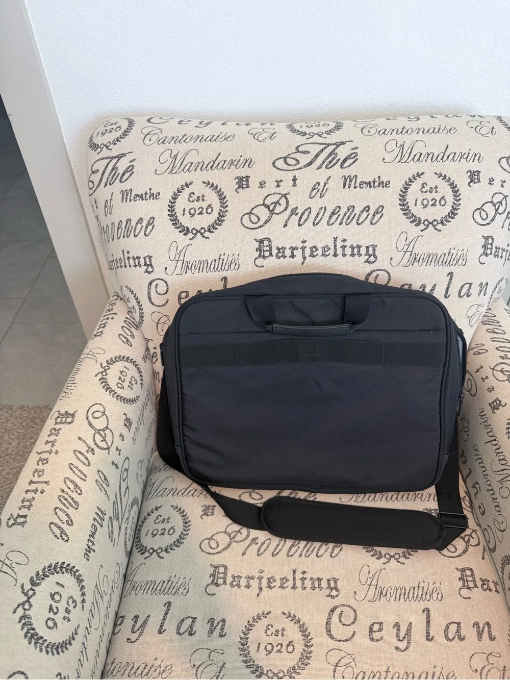 Dell Black Laptop Messenger Bag with Padded Strap